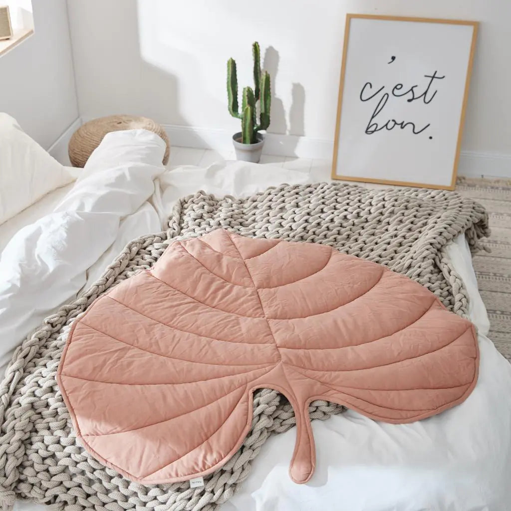 SnuggleLeaf Pet Comfort Blanket